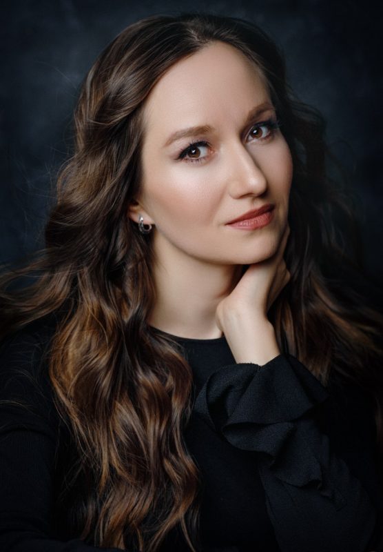 Evgeniya Sotnikova, soprano. Portrait by Oxana Ivleva
