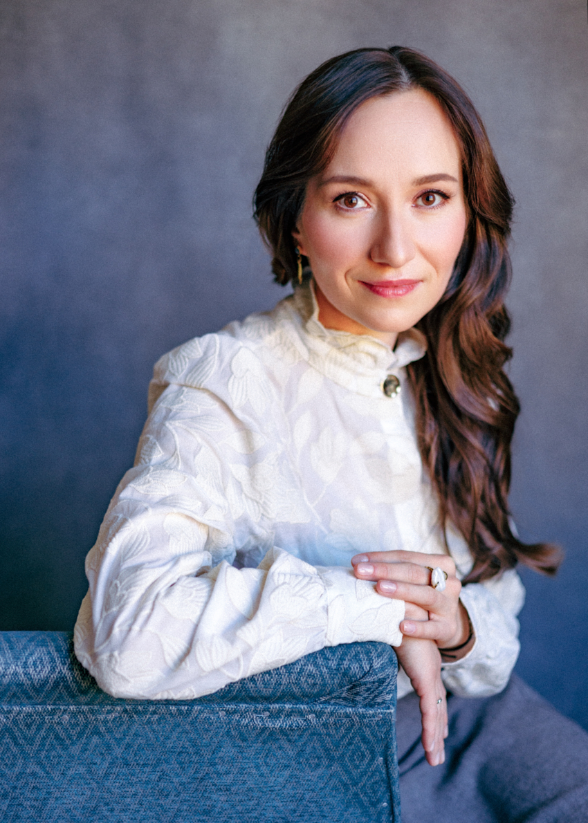 Evgeniya Sotnikova, soprano. Portrait by Oxana Ivleva