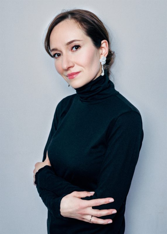 Evgeniya Sotnikova, soprano. Portrait by Oxana Ivleva