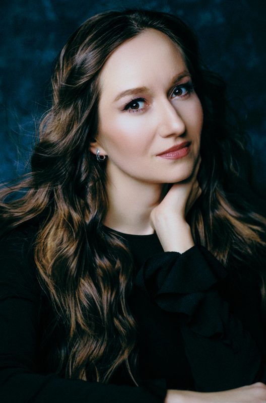 Evgeniya Sotnikova, soprano. Portrait by Oxana Ivleva